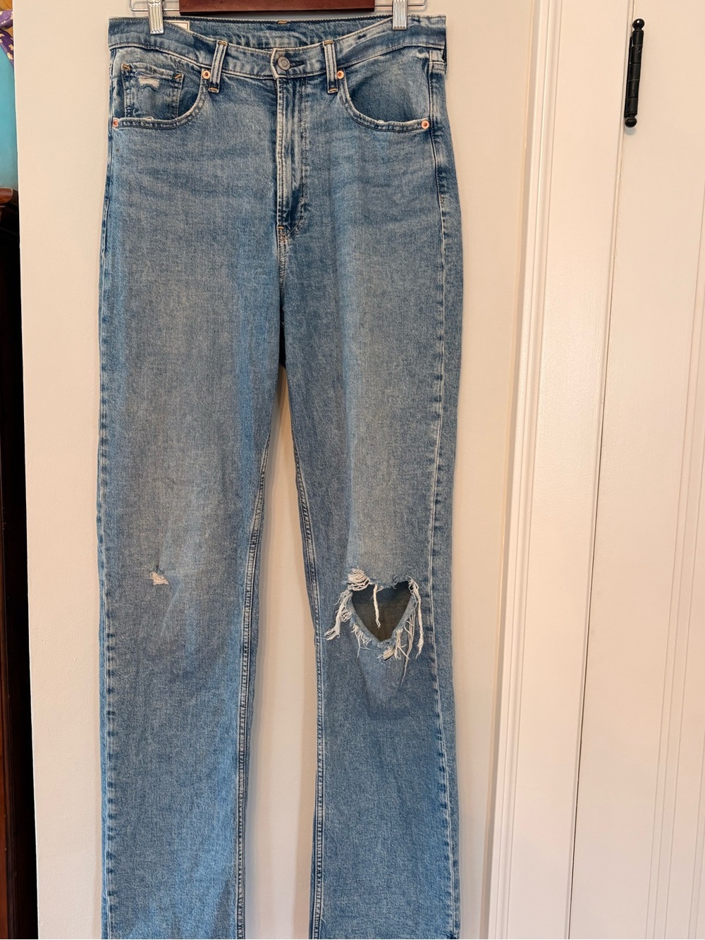 GAP Light Blue Straight-Leg Jeans with Knee Distress